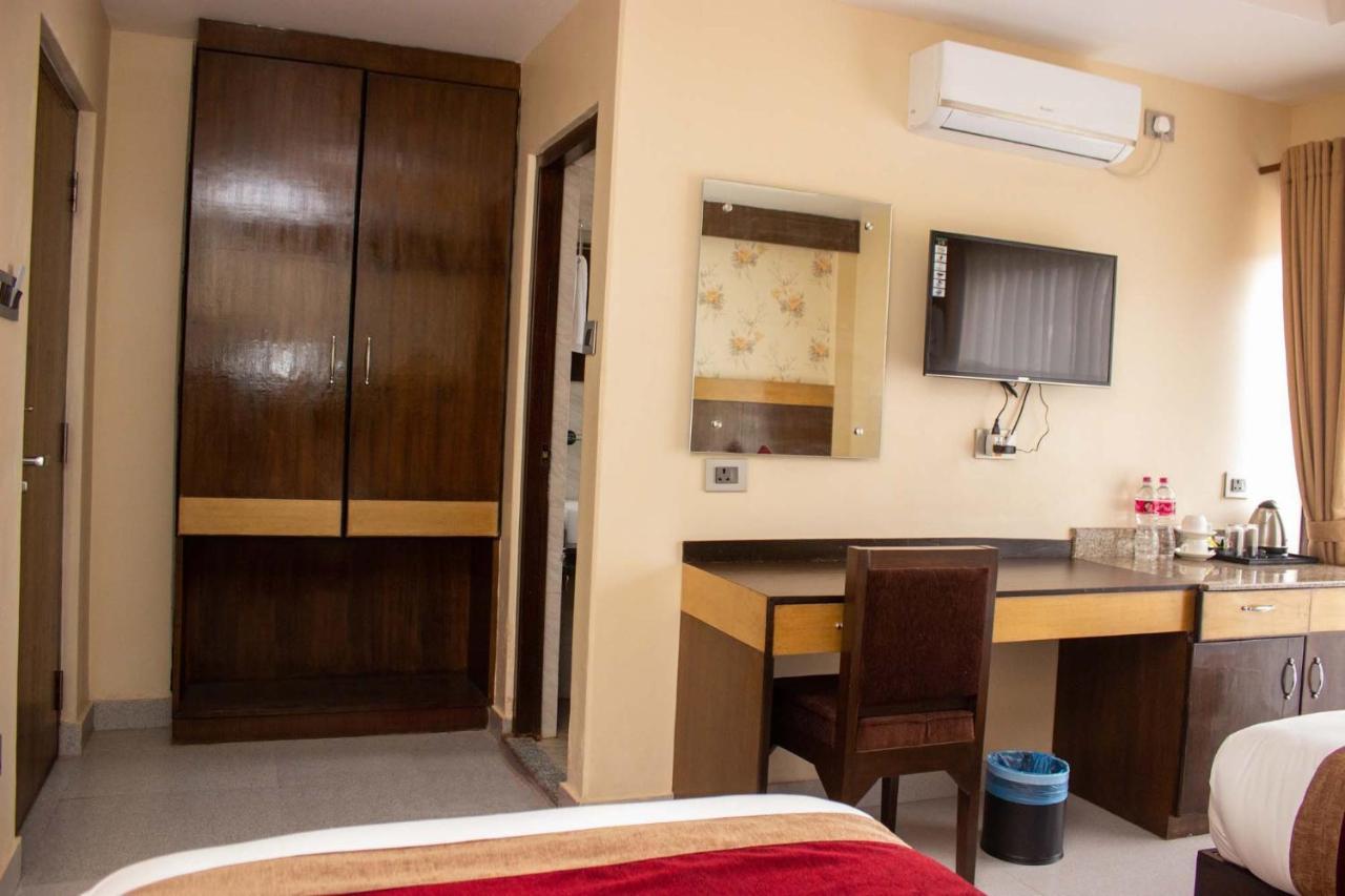 Hotel Silverline Pokhara Exterior photo